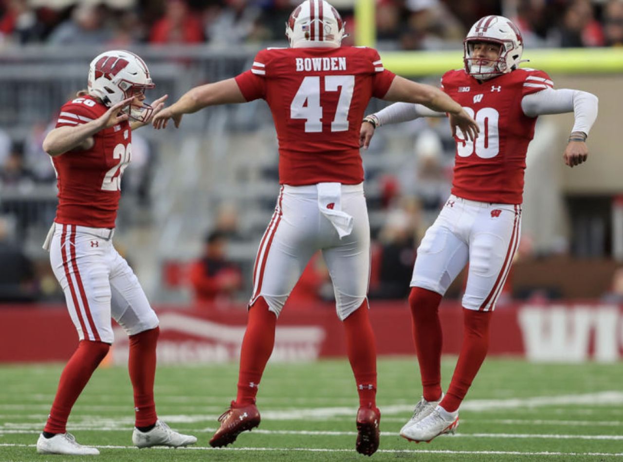 Green Bay Packers Sign Wisconsin Long Snapper Peter Bowden as Undrafted Free Agent
