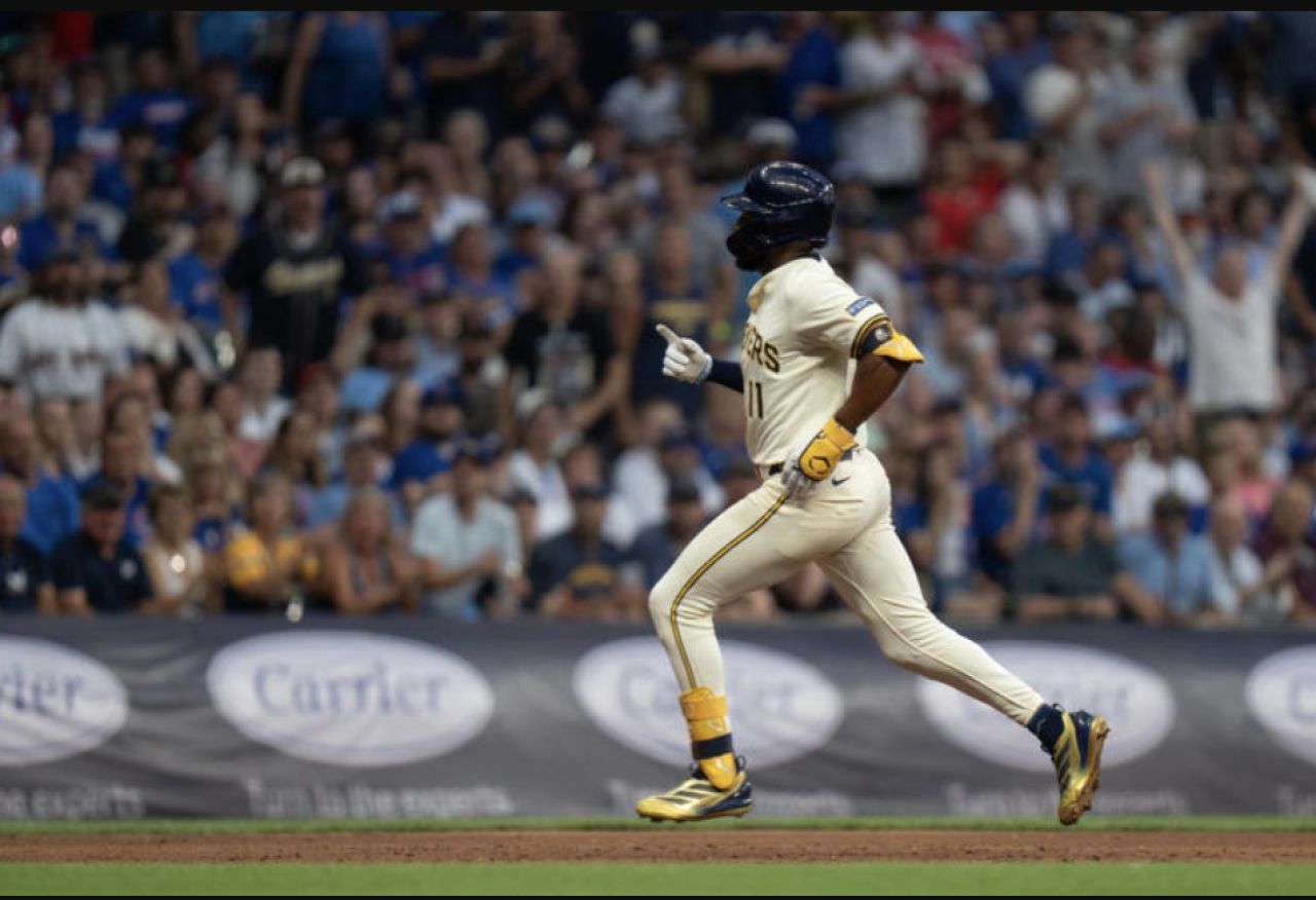 Jackson Chourio Leaves Brewers vs. Cubs After Hamstring Injury on Triple Attempt
