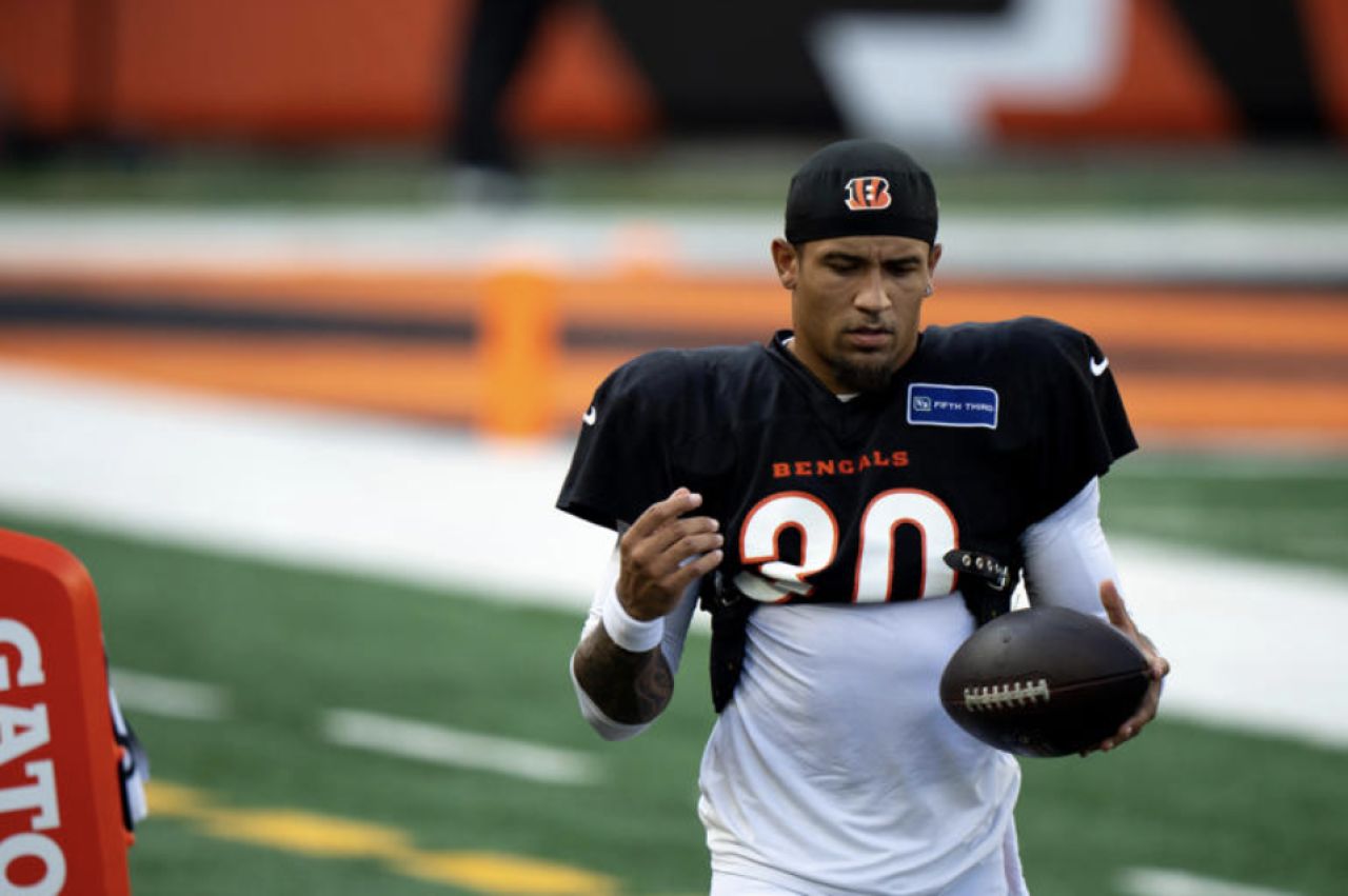Bengals Shake Up Depth Chart: Surprise Starters, Rookie Impact &amp; Position Battles Heating Up