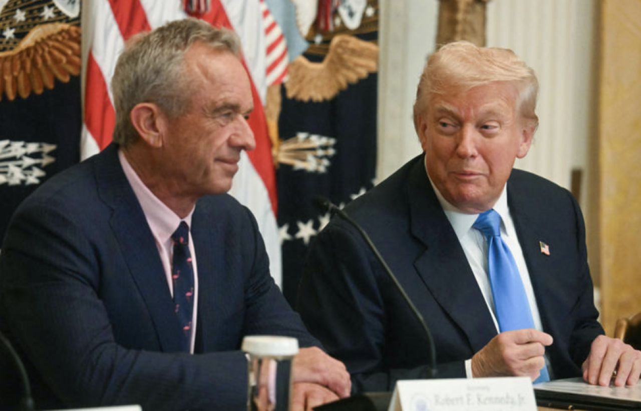 RFK Jr. Cheers Trump’s Bold, Gold-Glittering White House Makeover