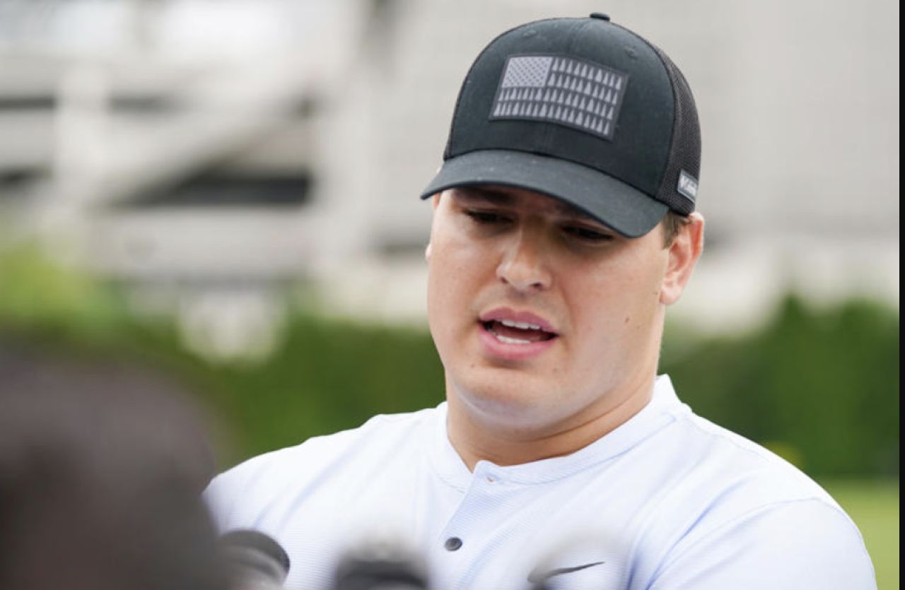 Trey Hendrickson Returns to Bengals Camp, Mentors Rookie Amid Contract Talks