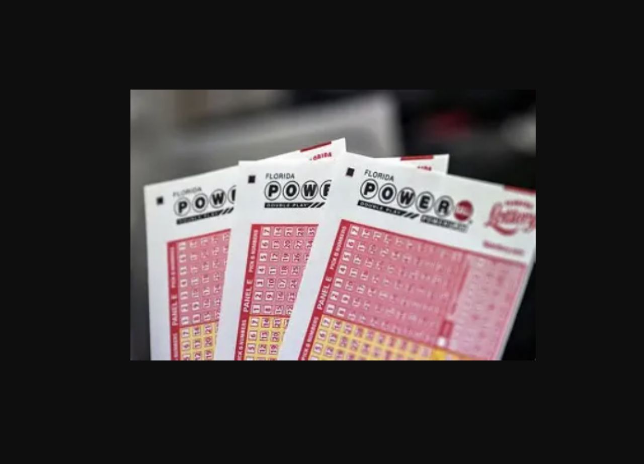 Powerball Jackpot Hits $1 Billion Just in Time for the Holidays