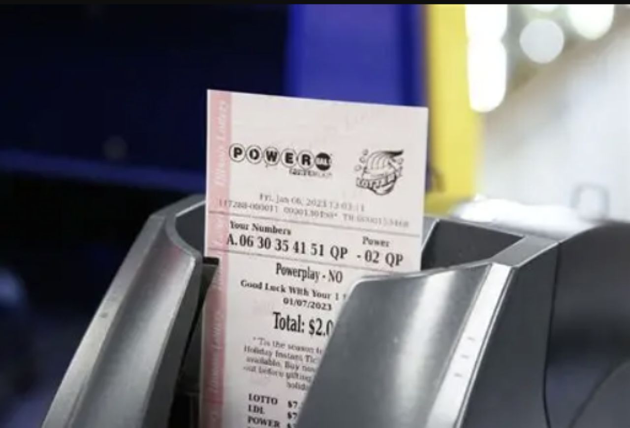 Illinois Lottery Hosts Free Powerball Ticket Grab Ahead of $1.3B Jackpot Drawing